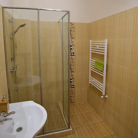 Zsolnay Apartmanhaz Exotic
